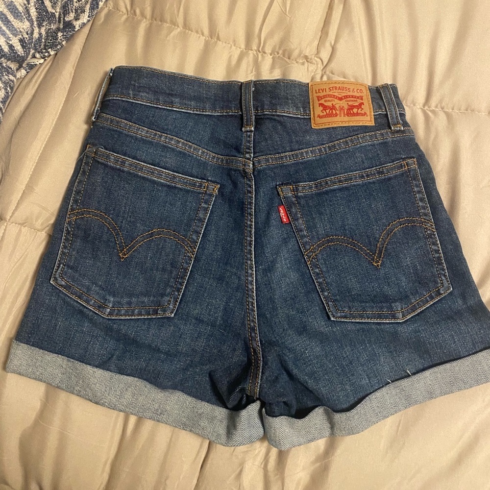 Levi’s High Waisted Wedgie Shorts, size 26, like new condition